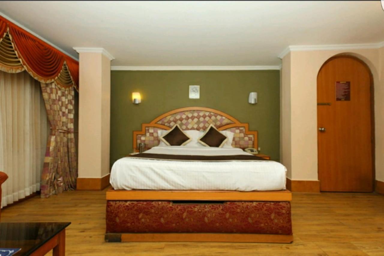 Hotel Maneck Утакаманд Экстерьер фото