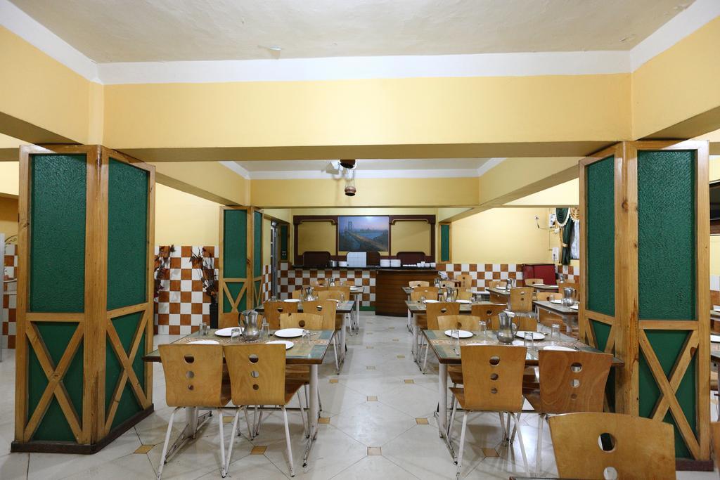 Hotel Maneck Утакаманд Экстерьер фото