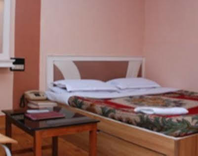 Hotel Maneck Утакаманд Экстерьер фото